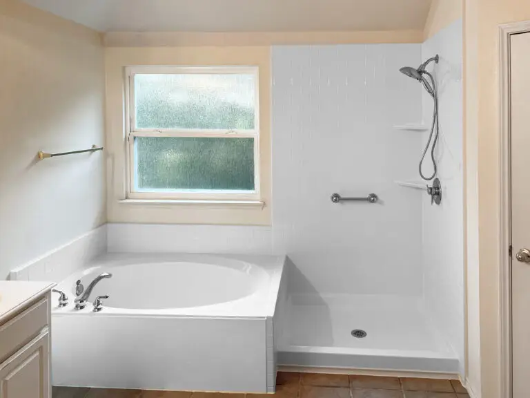 4 Bathtub Upgrades Dallas-Fort Worth Residents Should Consider