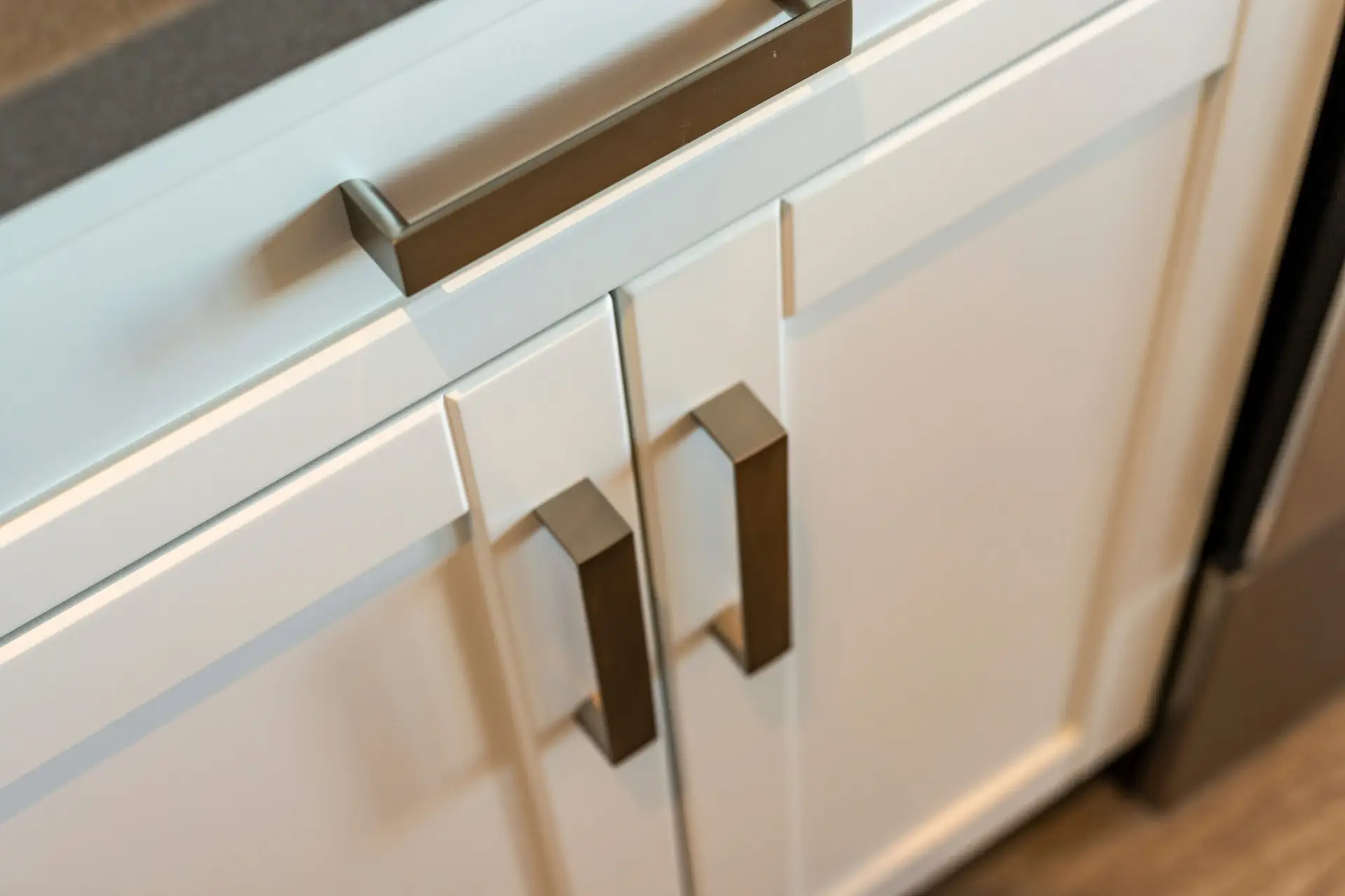 Featured image for post: Cabinet Refacing vs Kitchen Remodel for Texas Homeowners