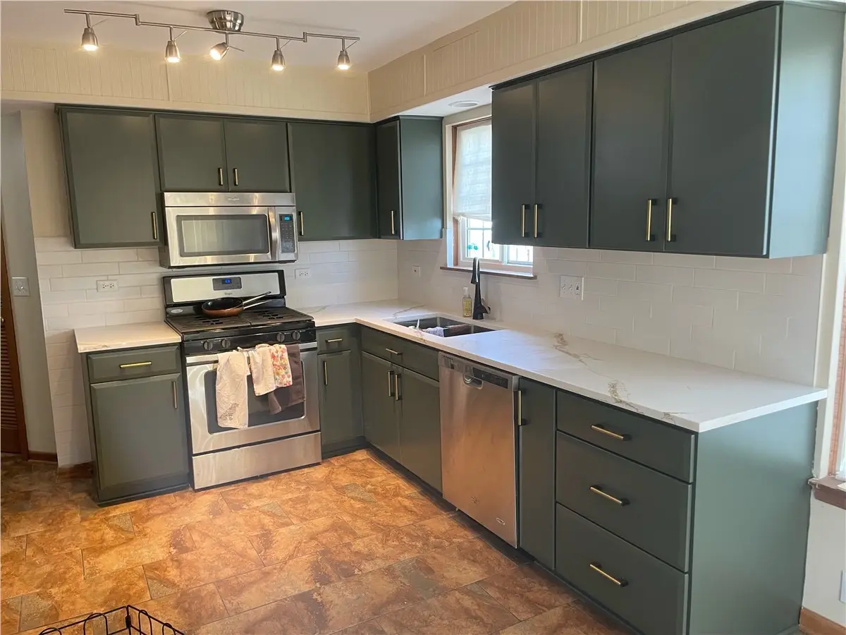Featured image for post: What You Need to Know for an Easy Kitchen Remodel