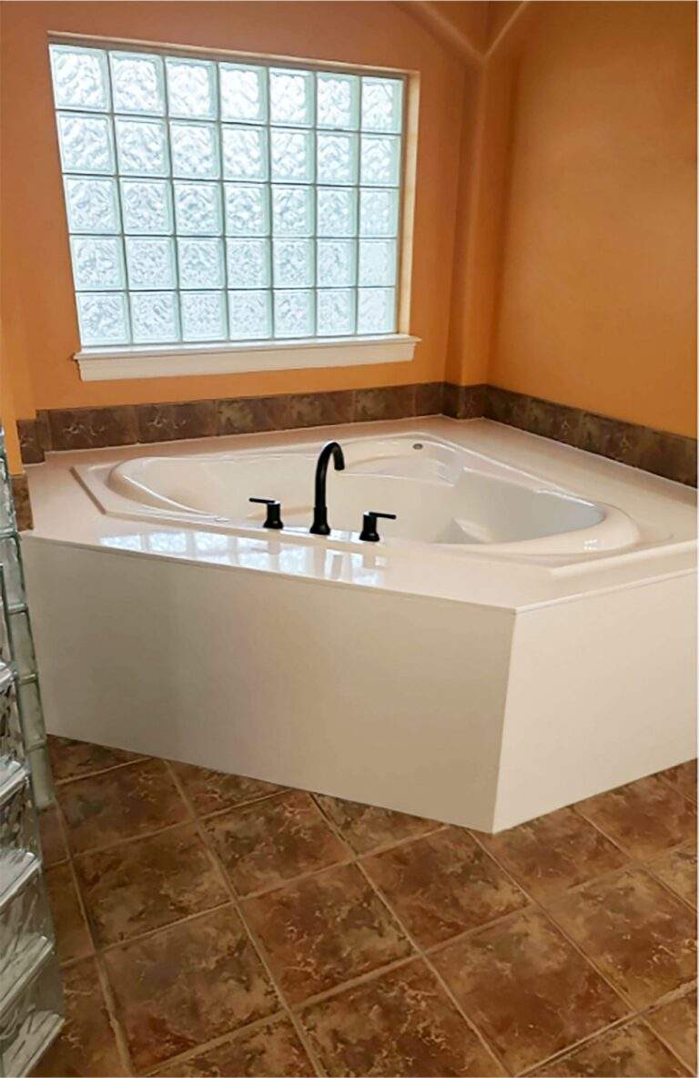 Image Gallery - Bath Tub Remodeling - Photo 4